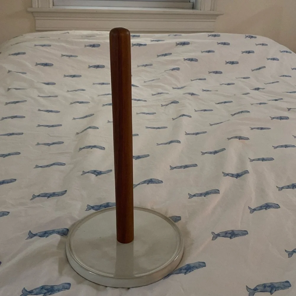 Hearth and Hand (Target) paper towel holder. Perfect condition!